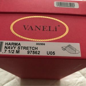 Navy blue stretch shoes, size 7 1/2.